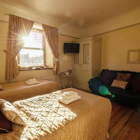 Moor End Guest House-3